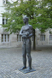Memorial statue of Stauffenberg in Berlin. Photo taken by Francisco Rojas